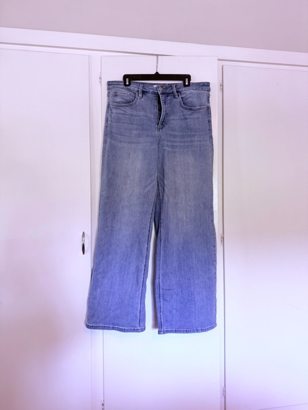 Wide Leg Jeans - Light Blue Wash - Picture 2 of 4